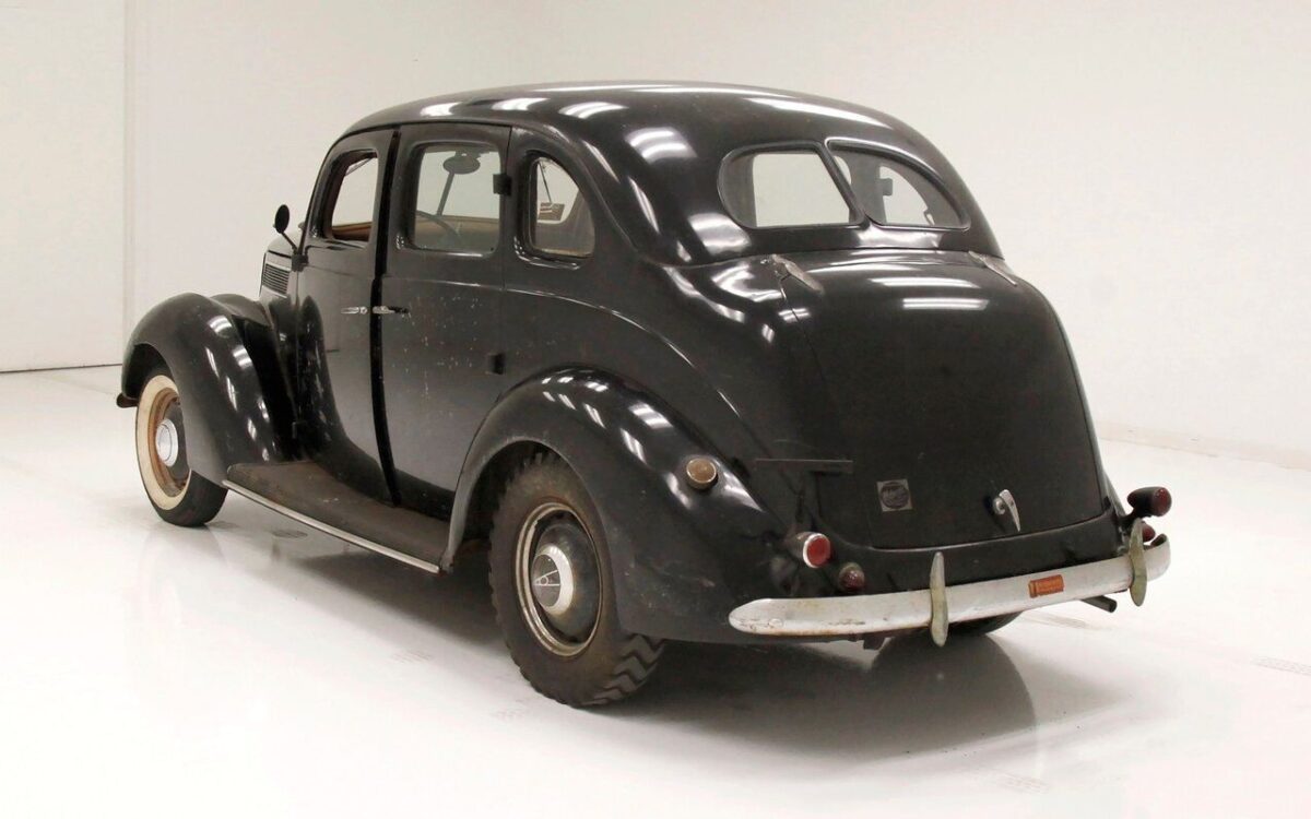 Ford-Fordor-Berline-1937-2