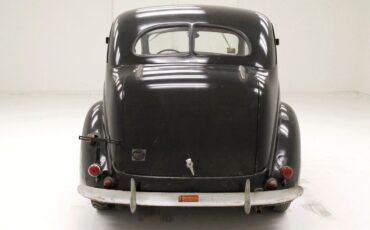 Ford-Fordor-Berline-1937-3