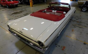 Ford-Galaxie-1961-10