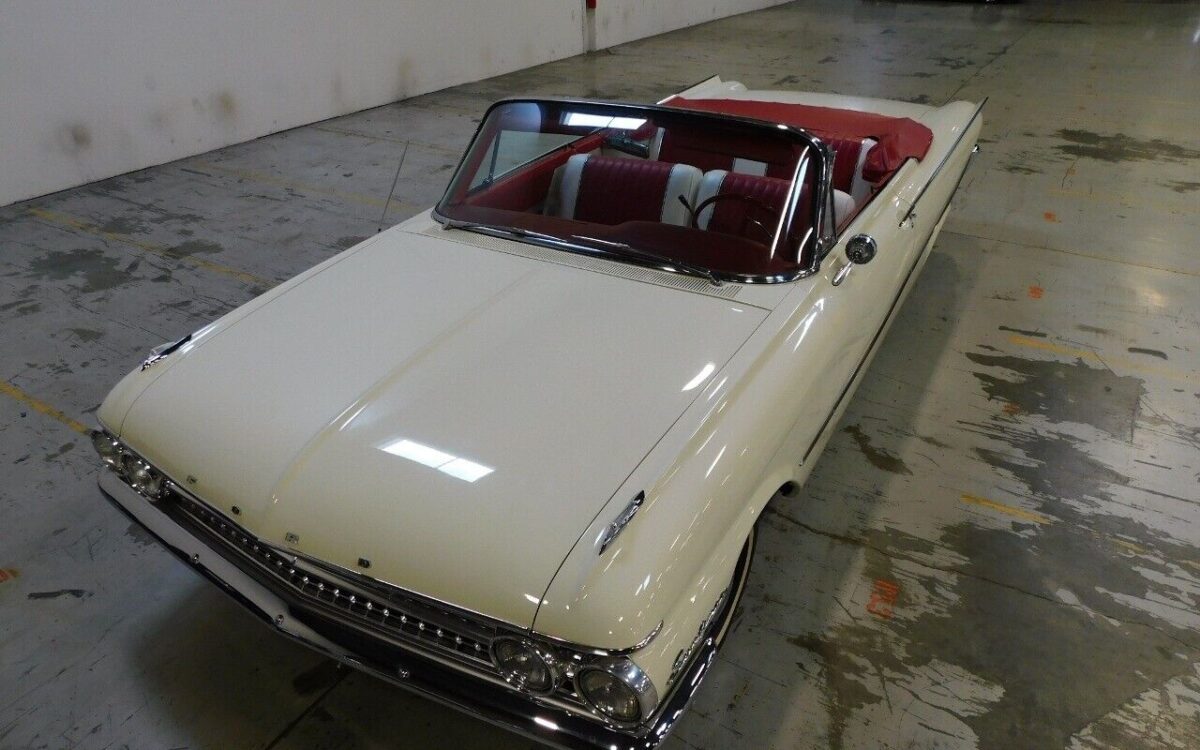 Ford-Galaxie-1961-9