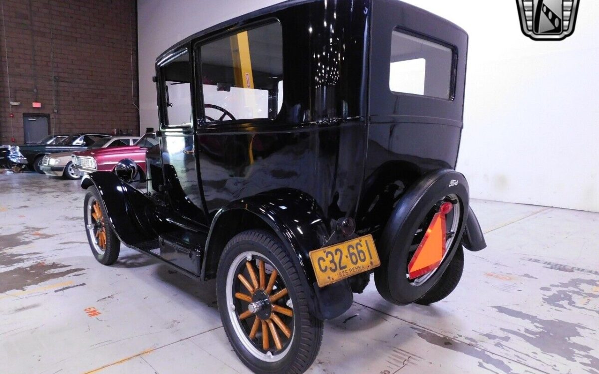 Ford-Model-T-1926-3