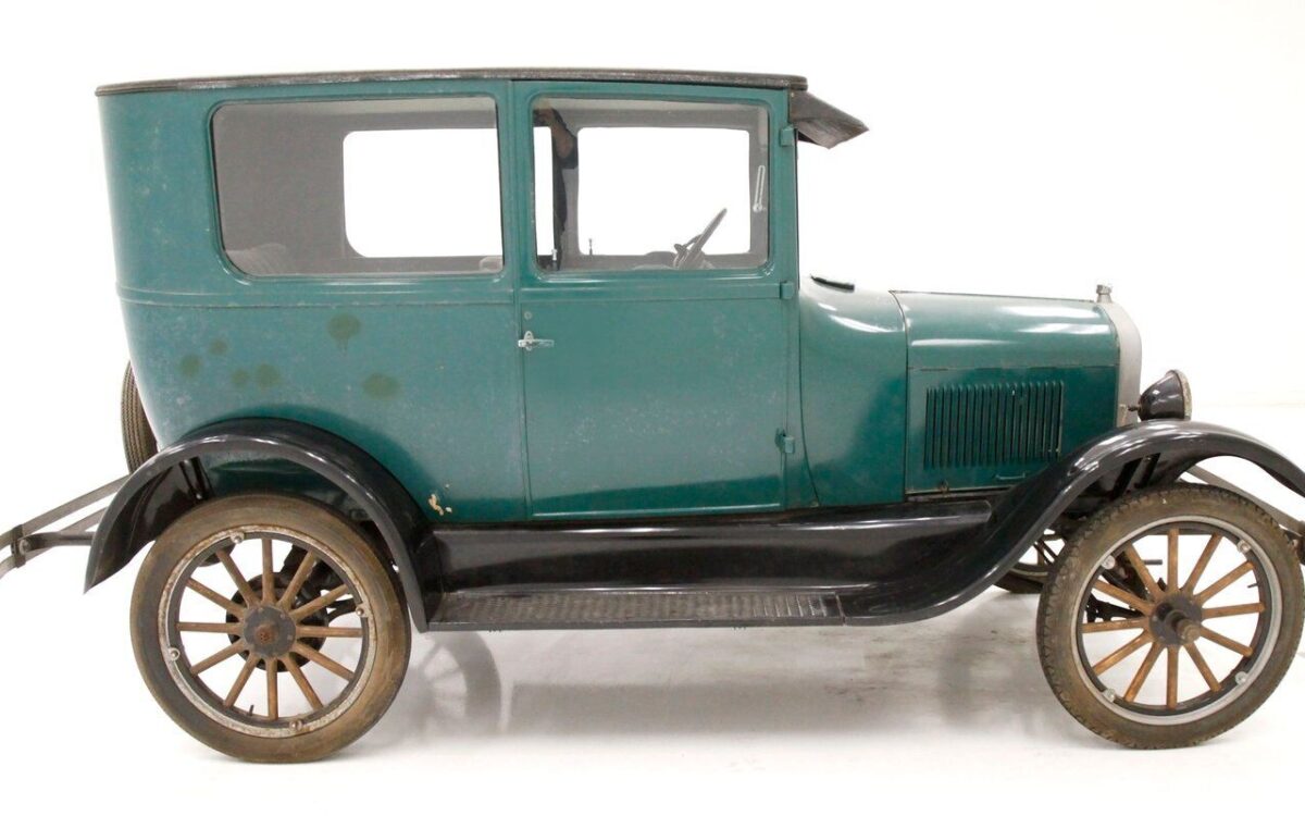 Ford-Model-T-Berline-1926-5