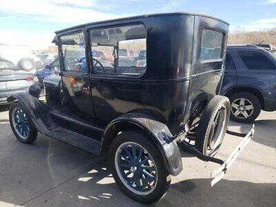 Ford-Model-T-Coupe-1926-2