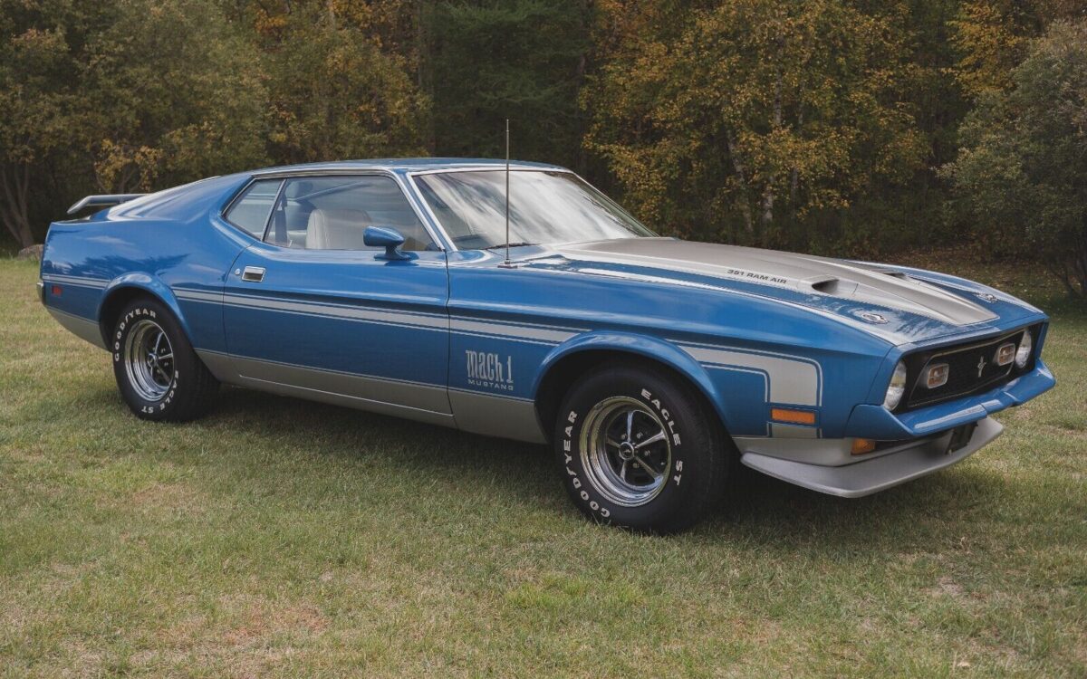 Ford-Mustang-1972-9