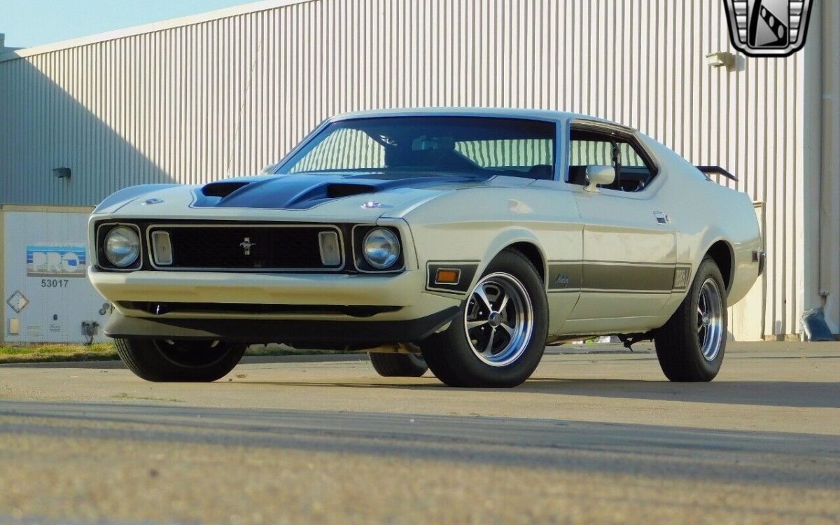 Ford-Mustang-1973-2