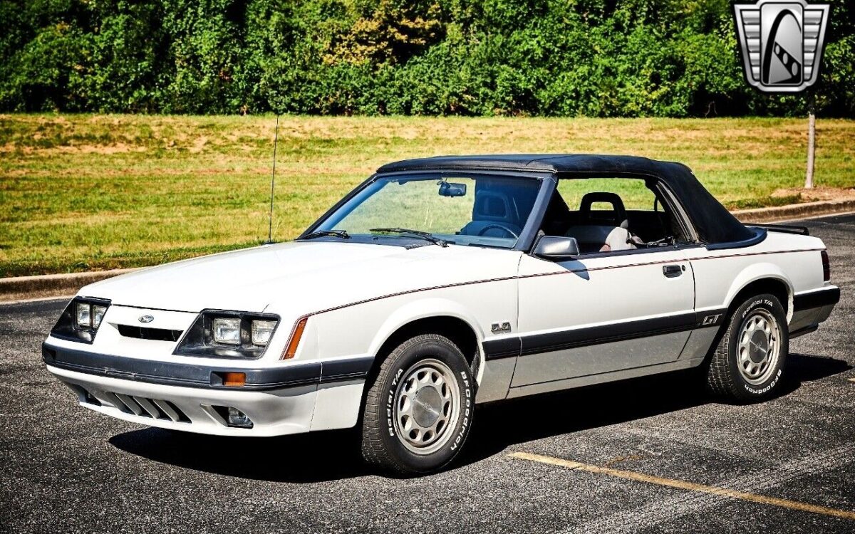 Ford-Mustang-1985-10