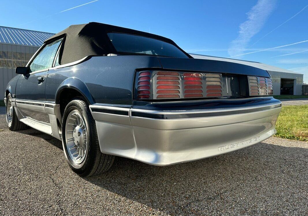 Ford-Mustang-Cabriolet-1987-10