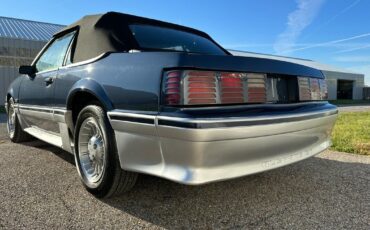 Ford-Mustang-Cabriolet-1987-10