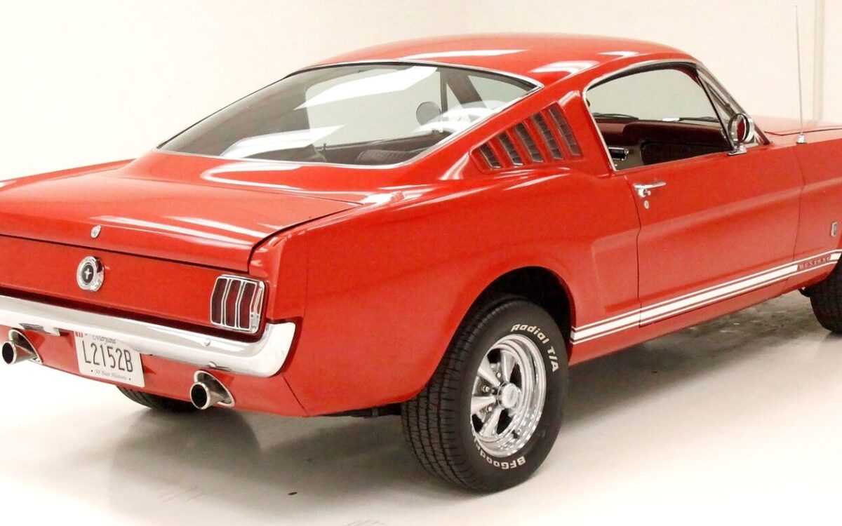 Ford-Mustang-Coupe-1965-4