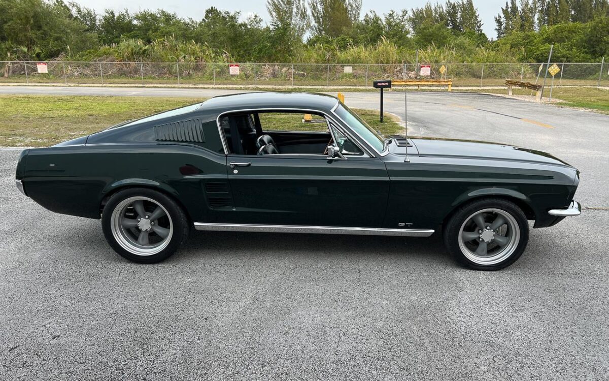 Ford-Mustang-Coupe-1967-13