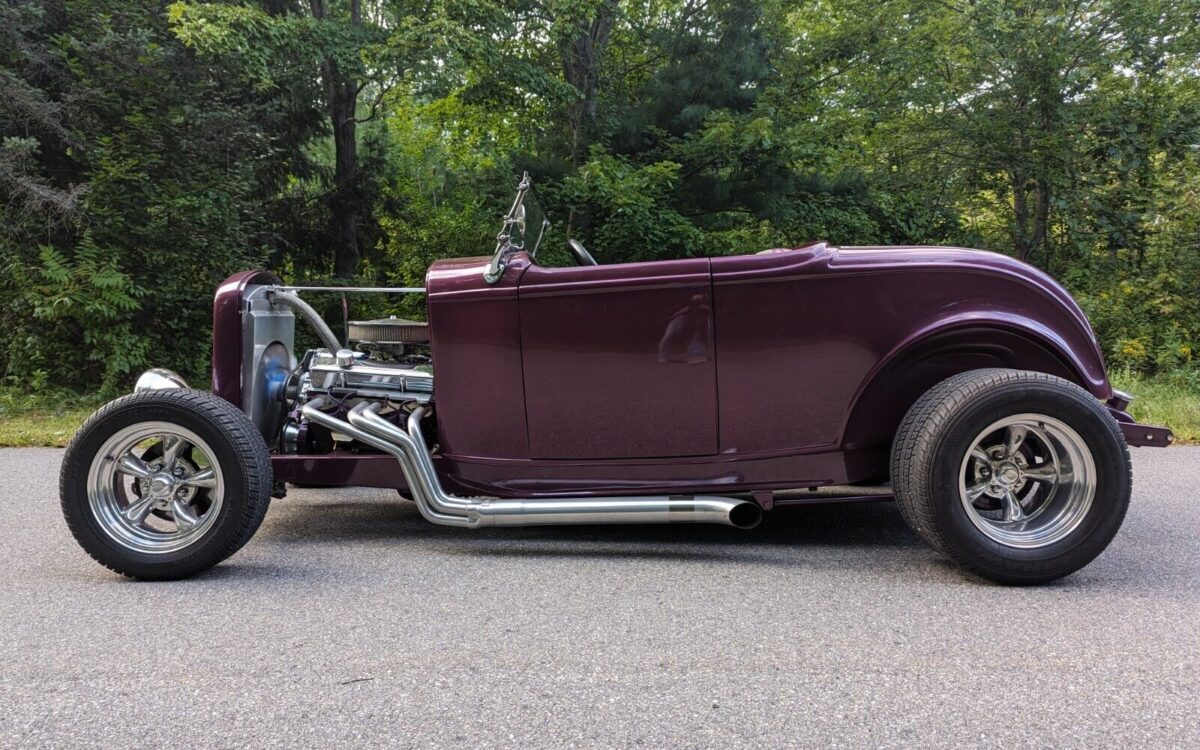 Ford-Roadster-Cabriolet-1932-2