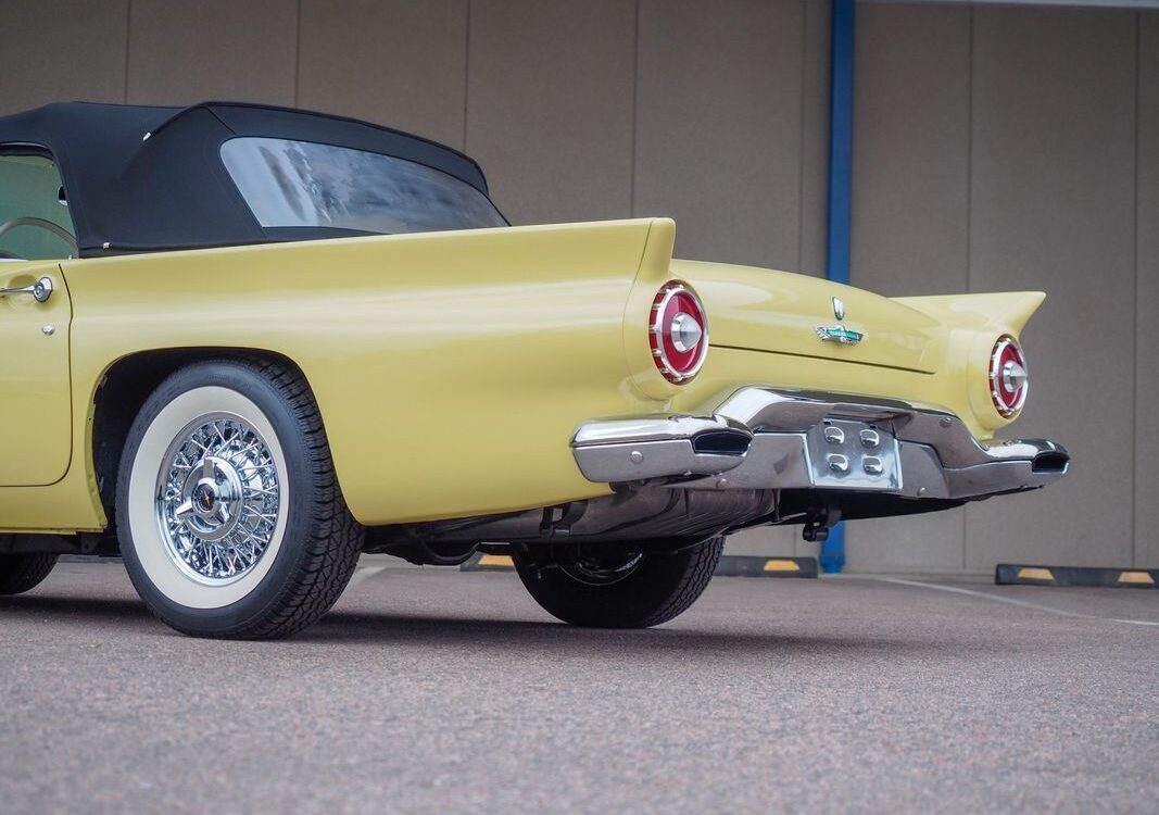Ford-Thunderbird-1957-4