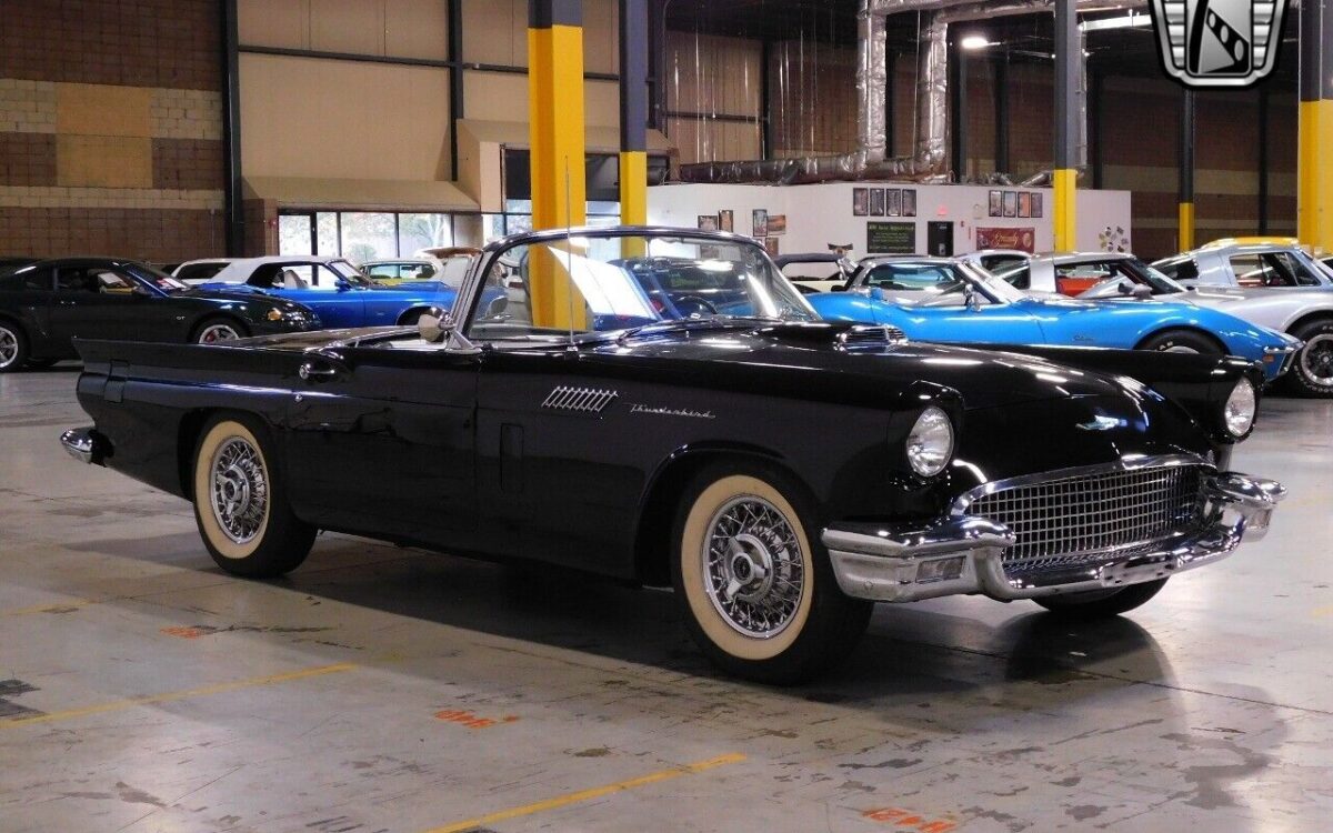Ford-Thunderbird-1957-5