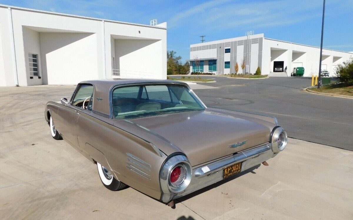 Ford-Thunderbird-1961-8