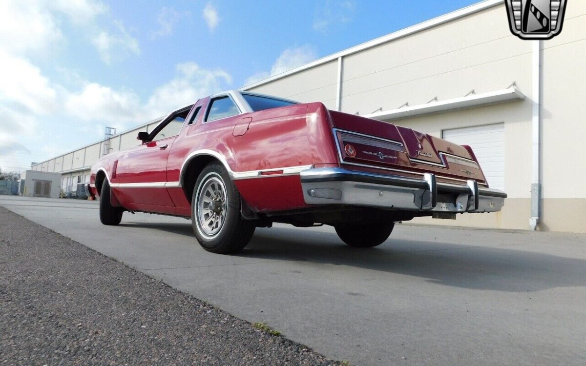 Ford-Thunderbird-1977-9
