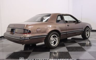 Ford-Thunderbird-Coupe-1987-11