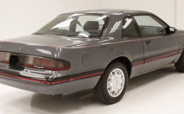 Ford-Thunderbird-Coupe-1988-3