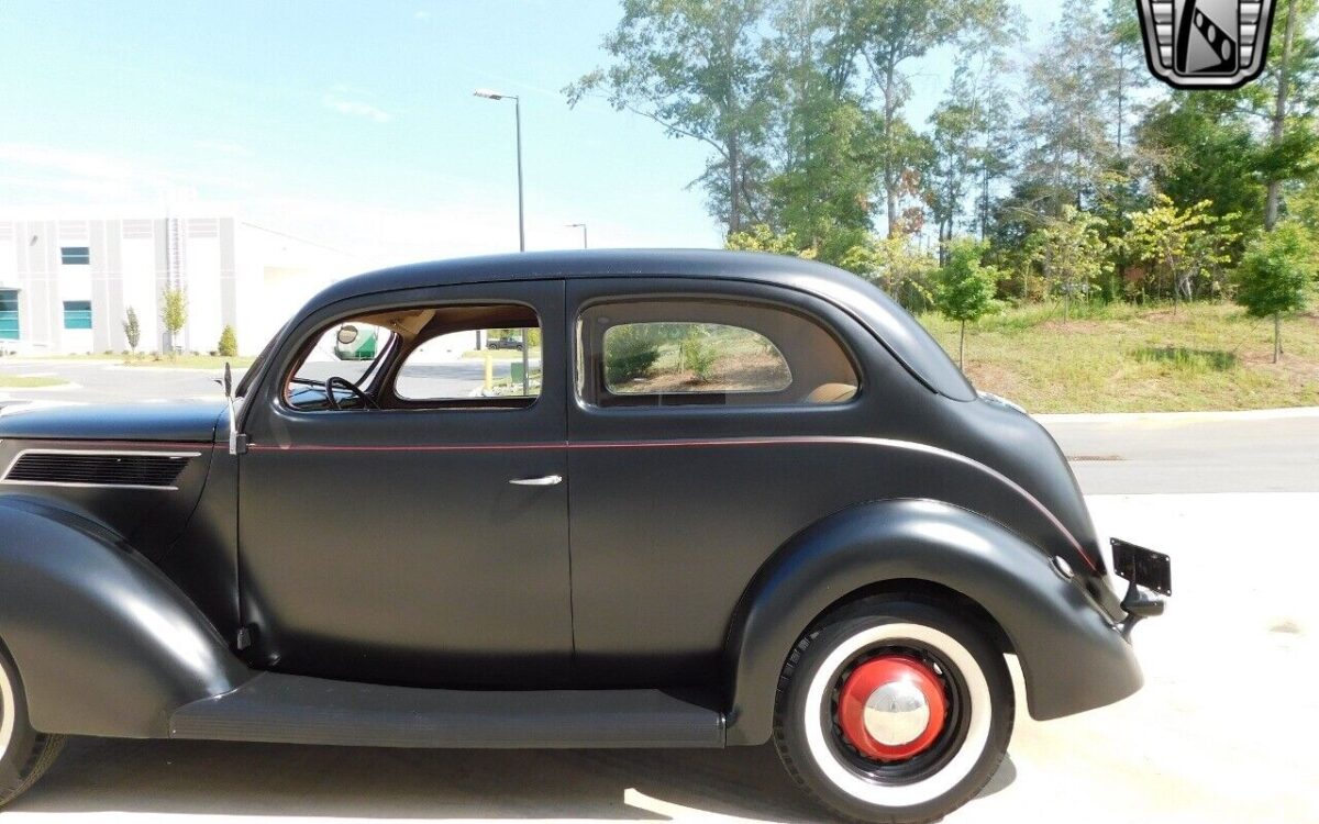 Ford-Tudor-1937-7