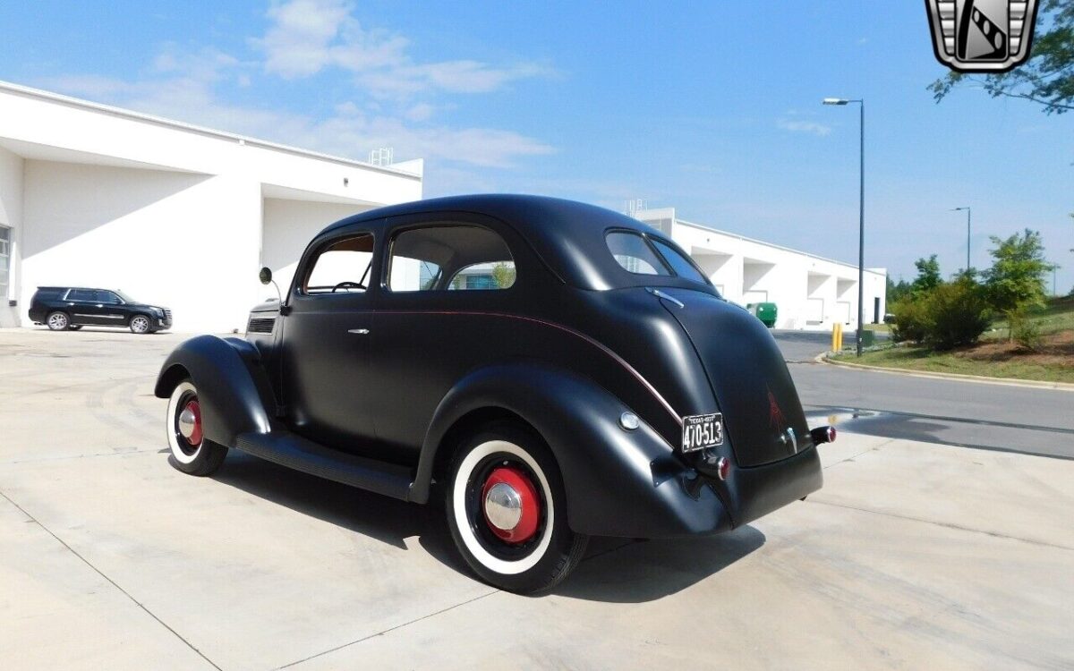 Ford-Tudor-1937-8