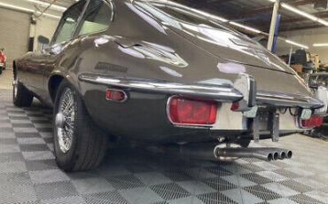 Jaguar-E-Type-1972-10