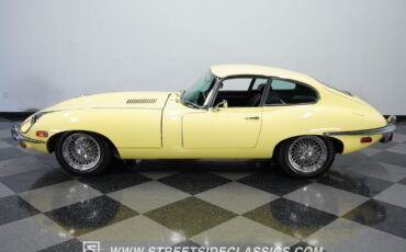 Jaguar-E-Type-Coupe-1969-2