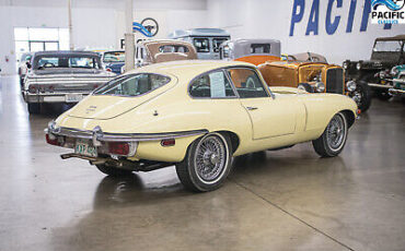 Jaguar-E-Type-Coupe-1969-4