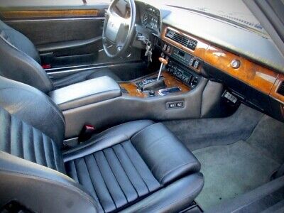 Jaguar-XJS-Coupe-1990-19