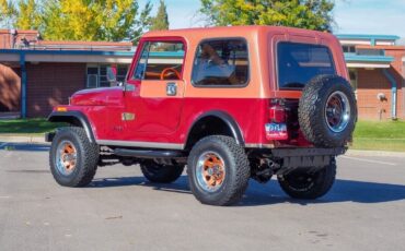 Jeep-CJ-1983-1