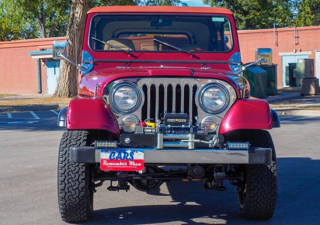 Jeep-CJ-1983-11