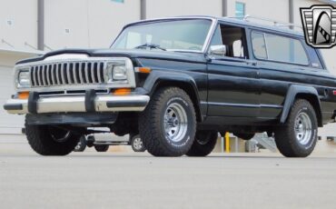 Jeep-Wagoneer-1982-3