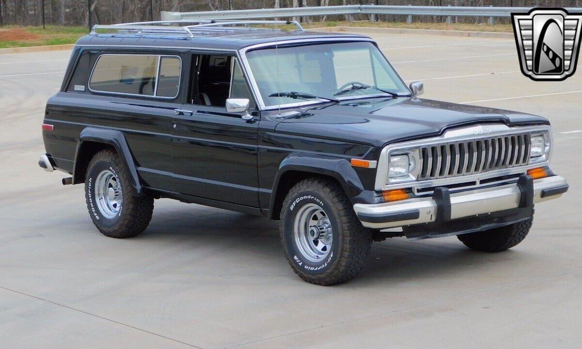 Jeep-Wagoneer-1982-9