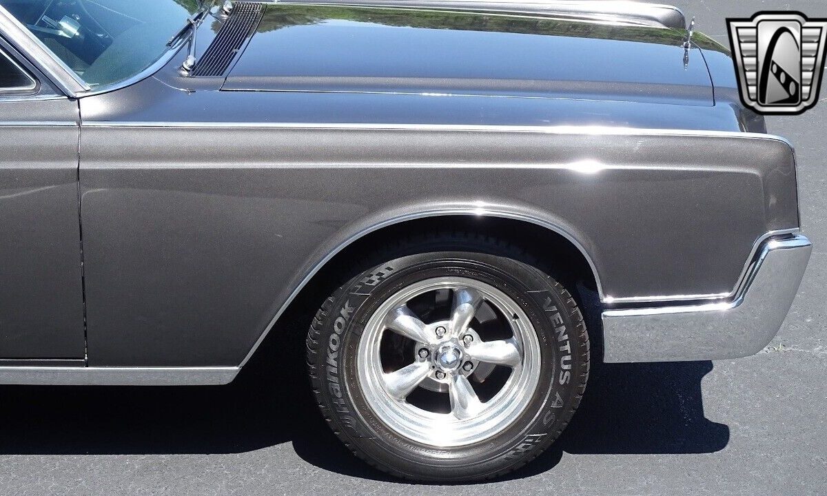 Lincoln-Continental-1966-11