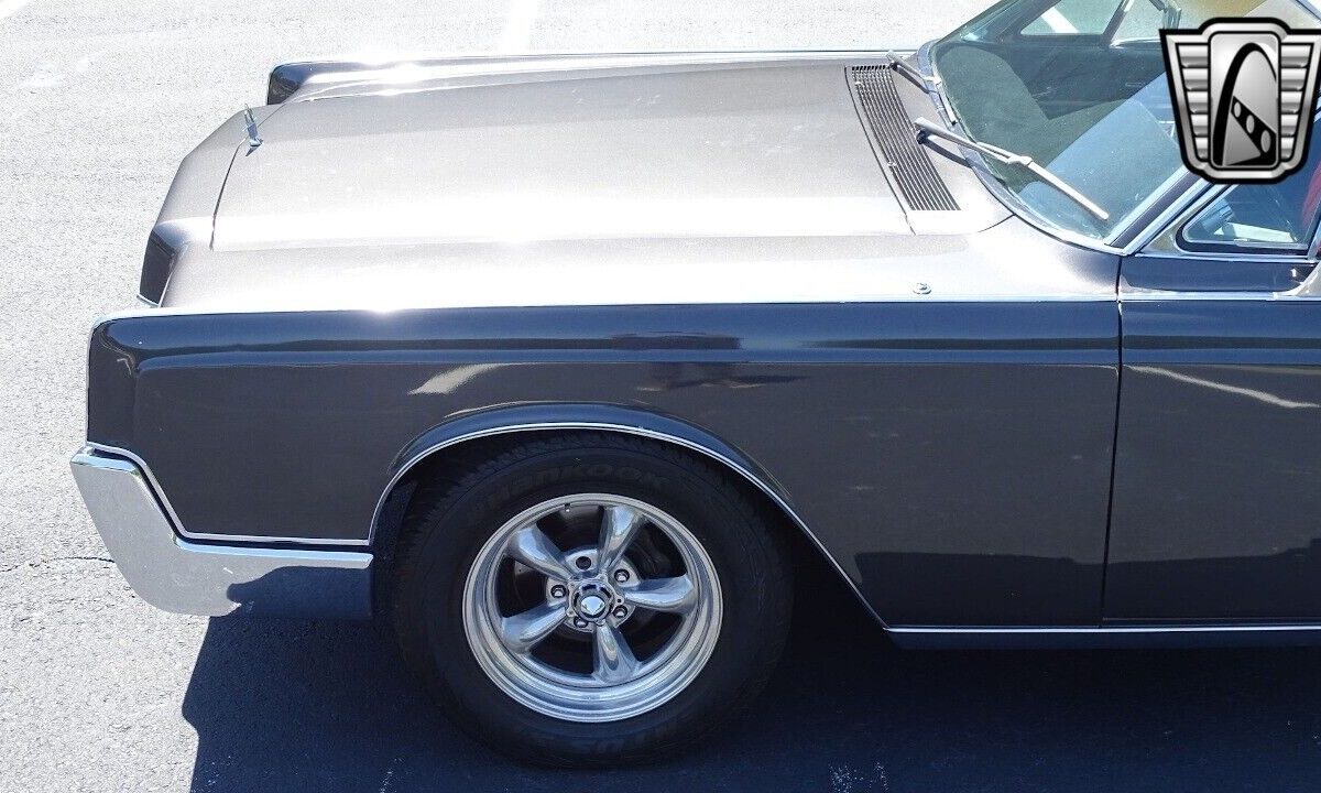 Lincoln-Continental-1966-6