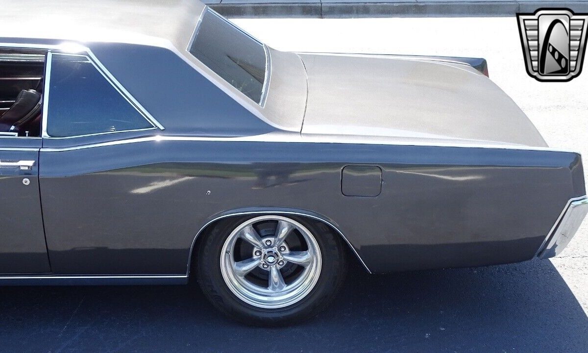 Lincoln-Continental-1966-8