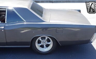 Lincoln-Continental-1966-8