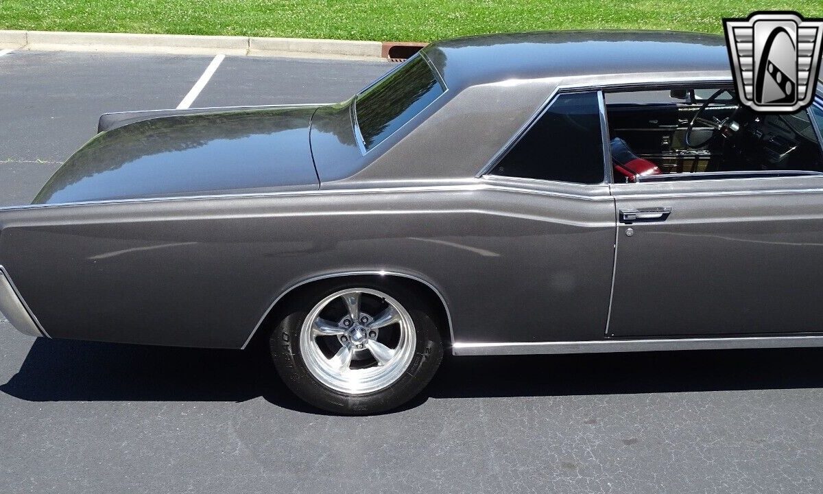 Lincoln-Continental-1966-9