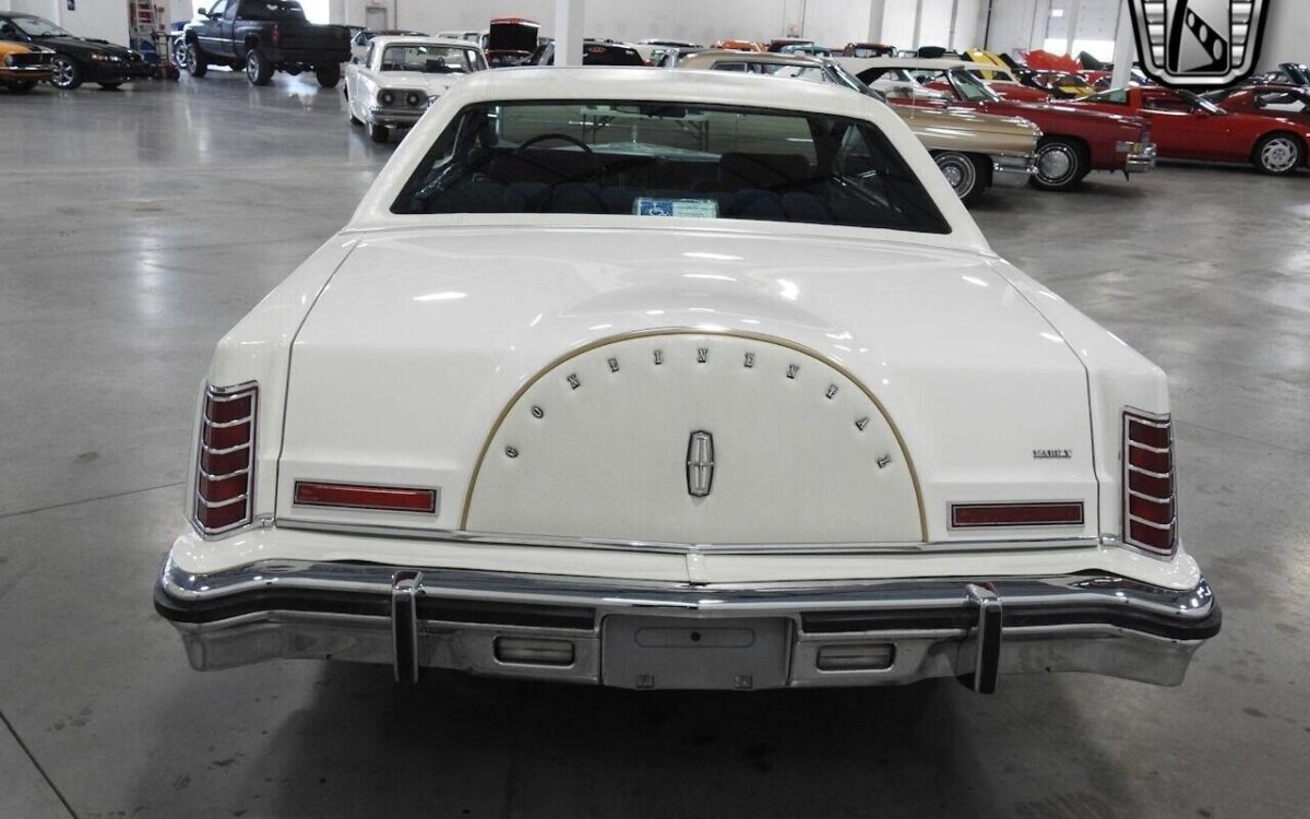 Lincoln-Continental-1979-5