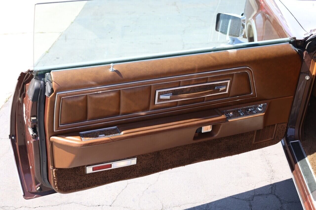 Lincoln-Continental-Coupe-1976-10