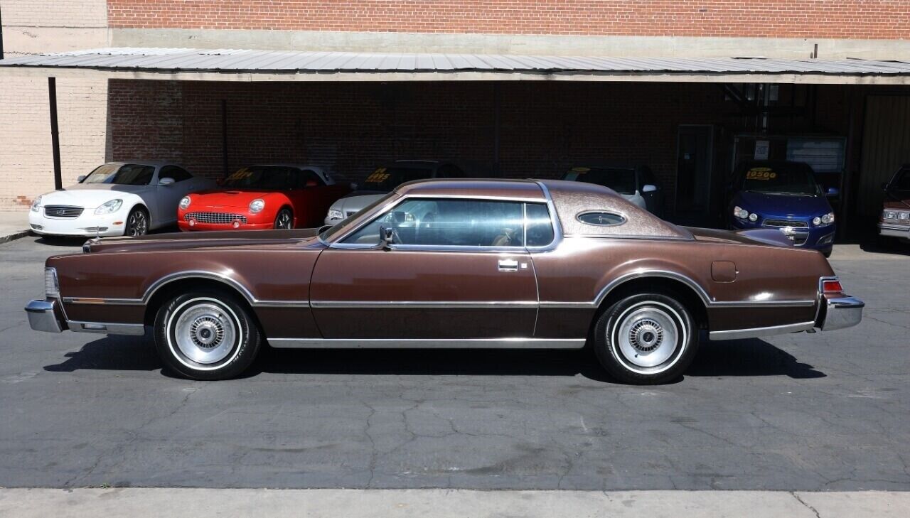 Lincoln-Continental-Coupe-1976-3