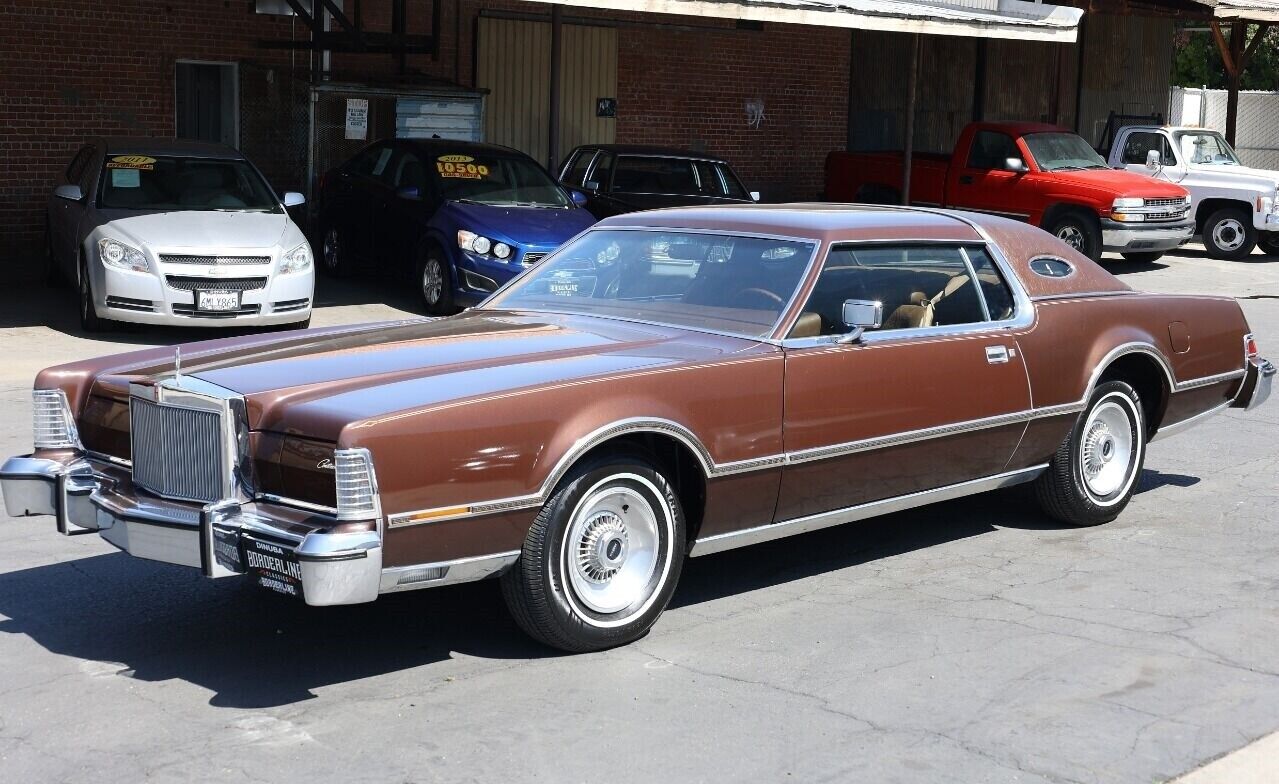 Lincoln-Continental-Coupe-1976-4