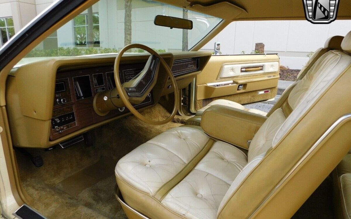 Lincoln-Mark-Series-1976-8