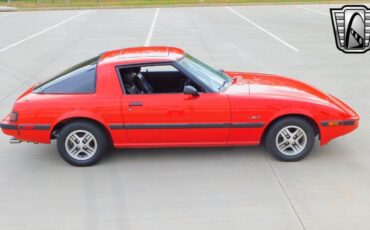 Mazda-RX-7-1983-8