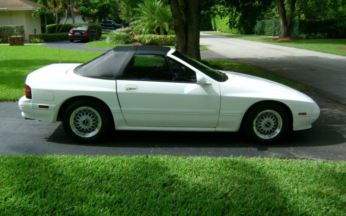 Mazda-RX-7-Cabriolet-1991-4