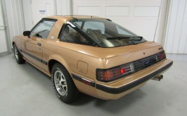 Mazda-RX-7-Coupe-1983-4