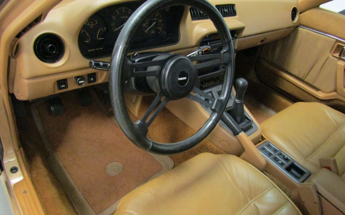 Mazda-RX-7-Coupe-1983-8
