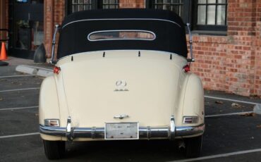 Mercedes-Benz-200-Series-1952-4