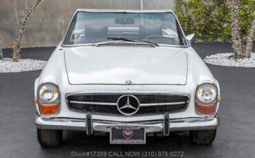 Mercedes-Benz-200-Series-1970-1