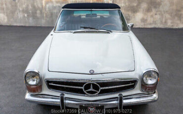Mercedes-Benz-200-Series-1970-8