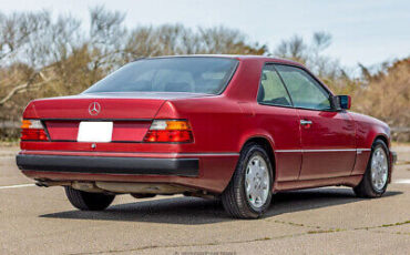 Mercedes-Benz-300-Series-Coupe-1991-7