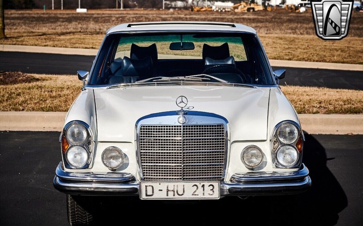 Mercedes-Benz-300SEL-1968-9